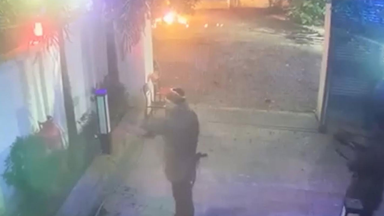 জামালপুরে কারখানায় গুলি ও পেট্রোল বোমা বিস্ফোরণ, আটক ৫